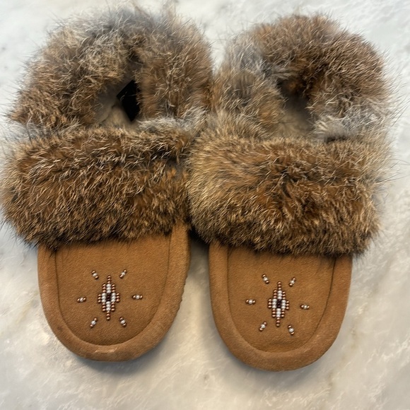 Manitobah Mukluks mini suede moccasin - Picture 2 of 6